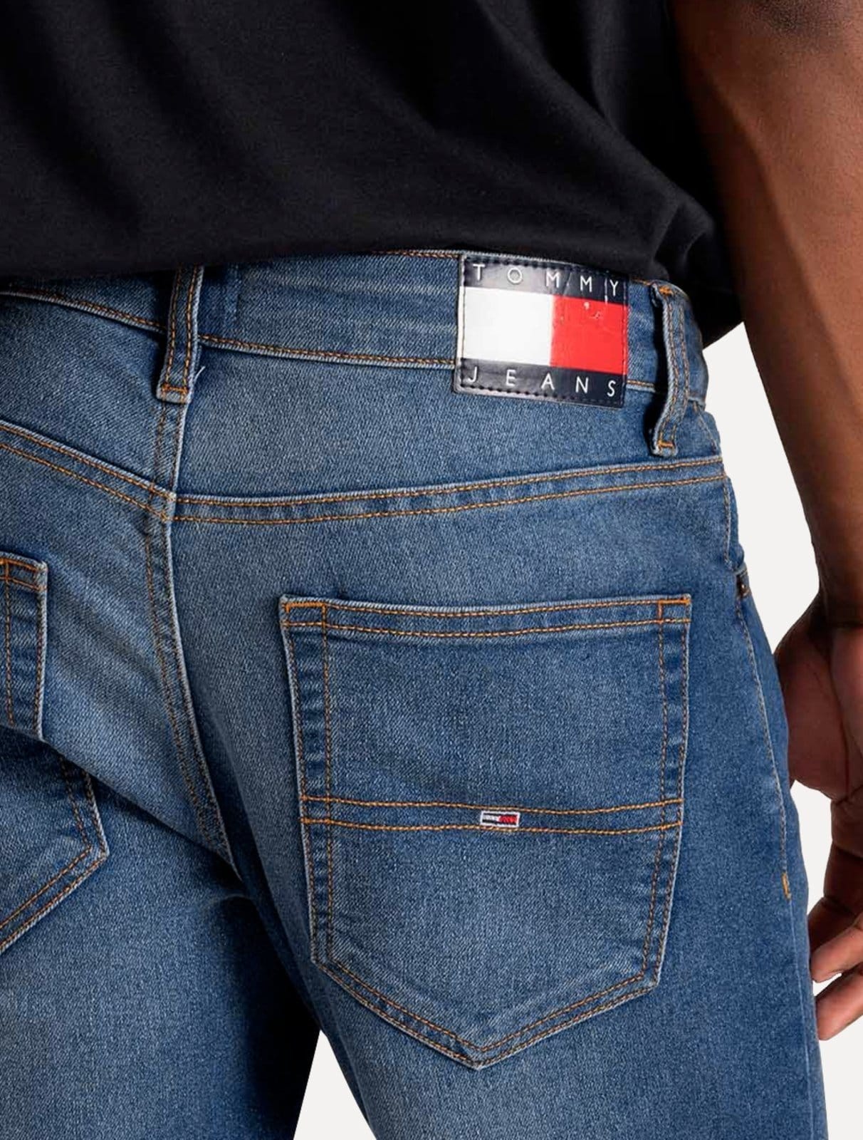 Vista 2 Calça Tommy Jeans Masculina Slim Scanton Flag Pocket Médio Tommy Jeans azul