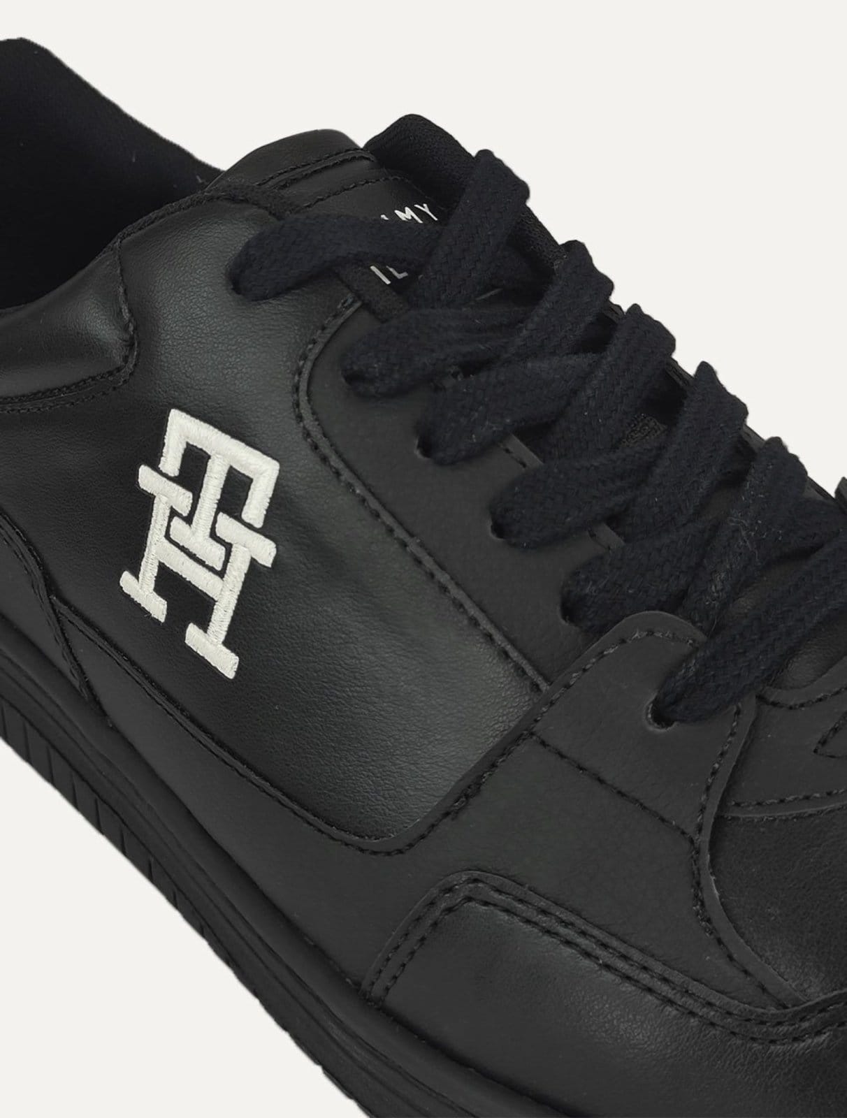 Vista 2 Tênis Tommy Hilfiger Masculino Couro Basket 2C Mix Suede Tommy Hilfiger preto