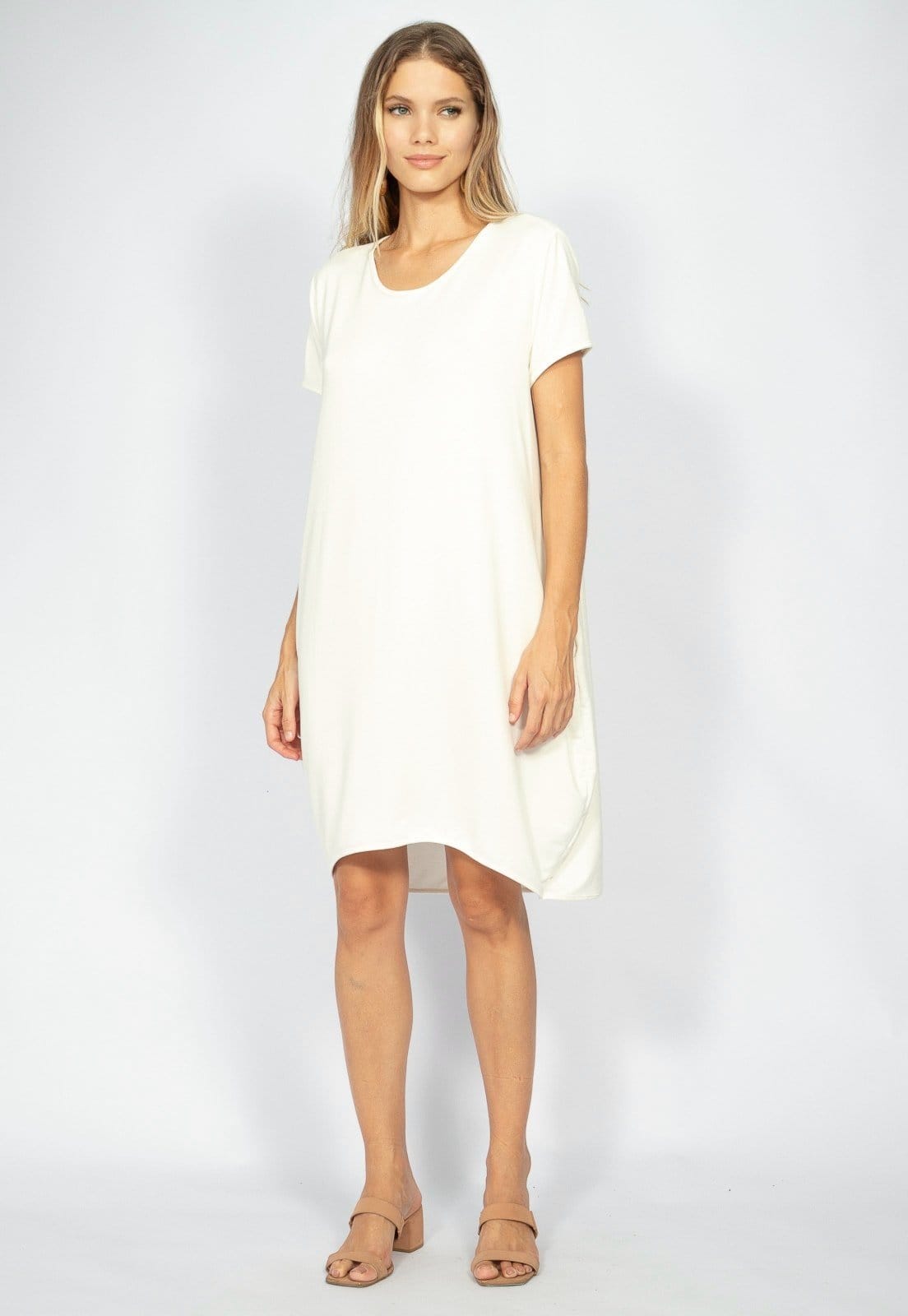 Vista principal Vestido Curto Malha Amazonia Vital Amplo Always Off White e Amazonia Vital off-white white