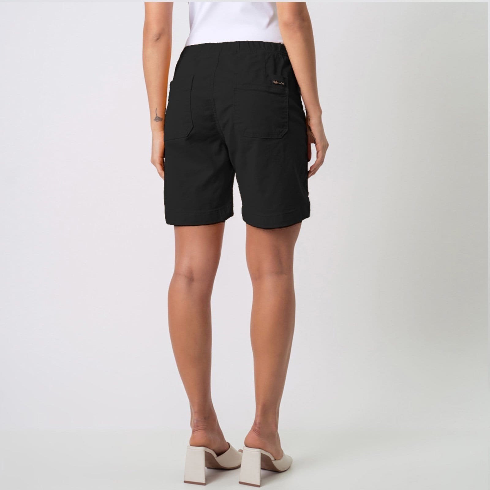 Vista 2 Bermuda Jogger Jeans Confort Colors Com Elástico na Cintura Preta Bloom preto