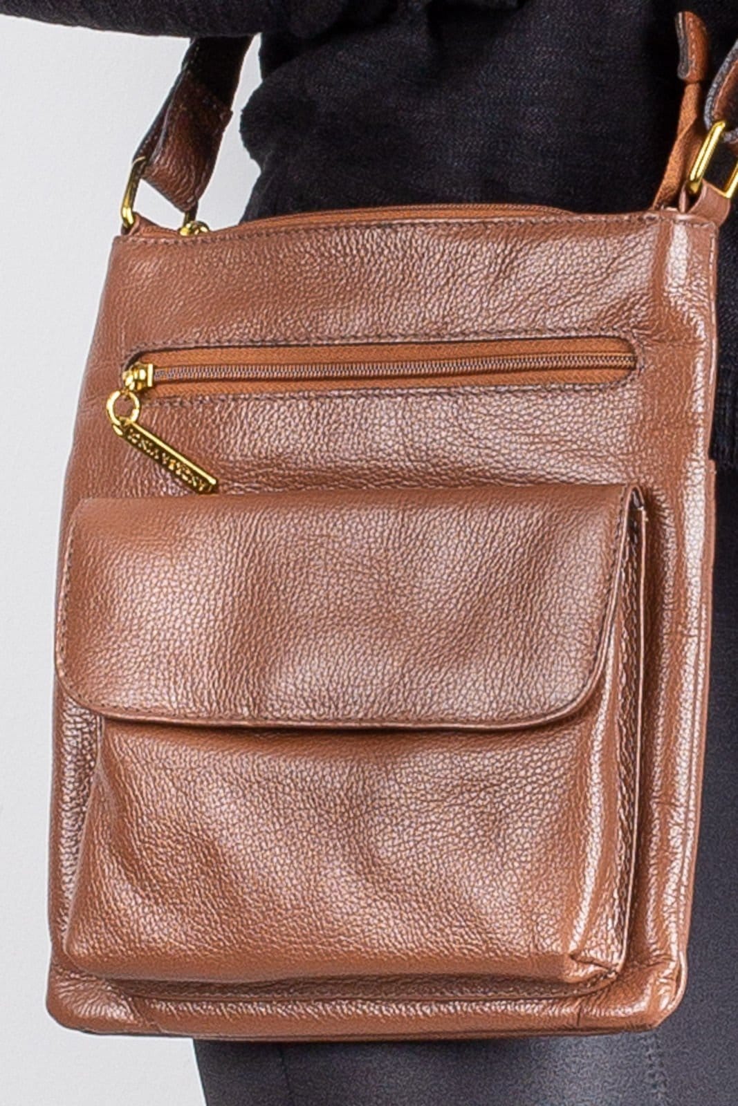 Vista principal Bolsa pequena transversal de couro liso Alana - Whisky Andrea Vinci vermelho