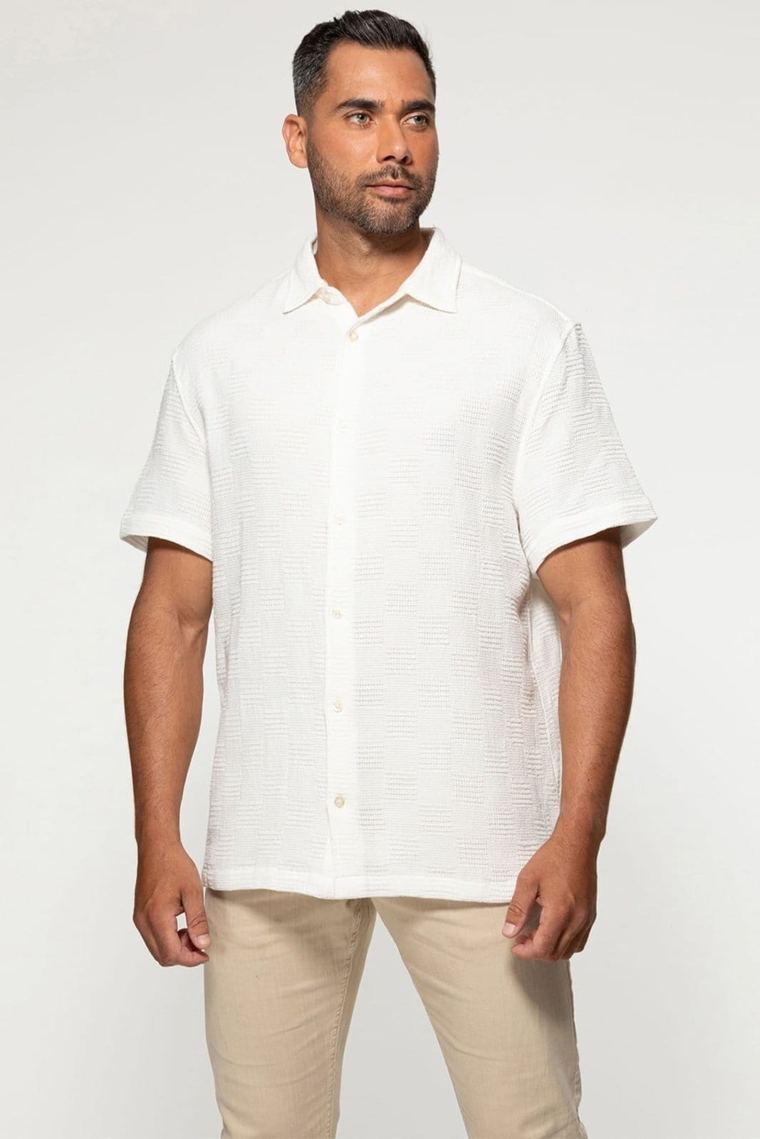 Camisa Guess Manga Curta Maquinetada Off White