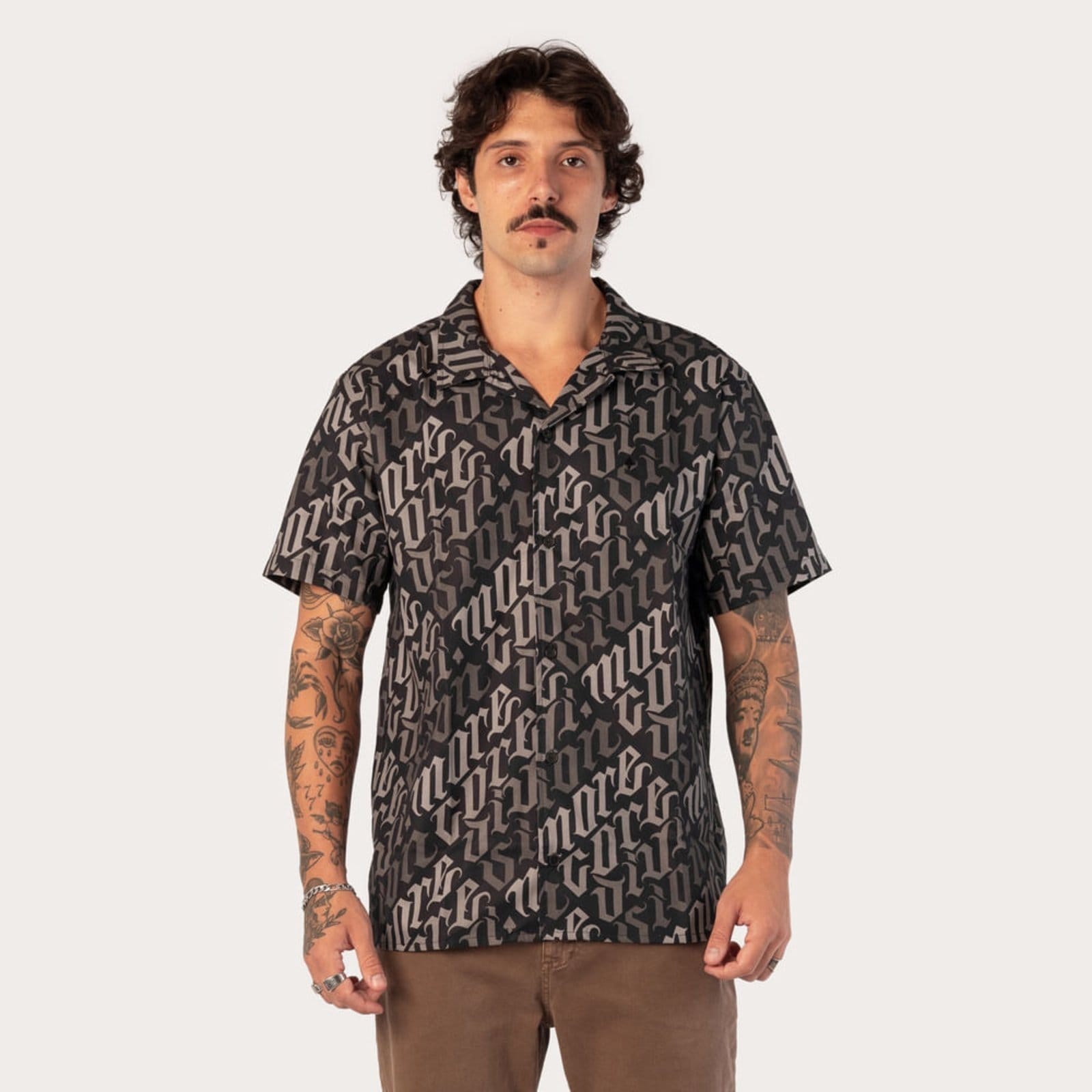 Vista principal Camisa Manga Curta Comfort MCD Caligraffiti MCD preto