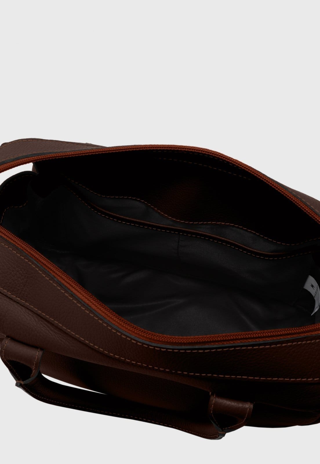 Vista 2 Bolsa Bowling Couro Mariart Jambuzinha Chocolate Mariart marrom