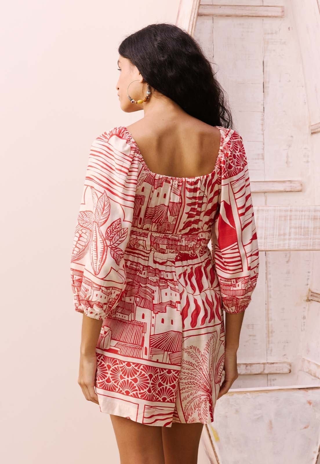 Vista 2 Macaquinho Franzido Estampado Santarém CaCay vermelho