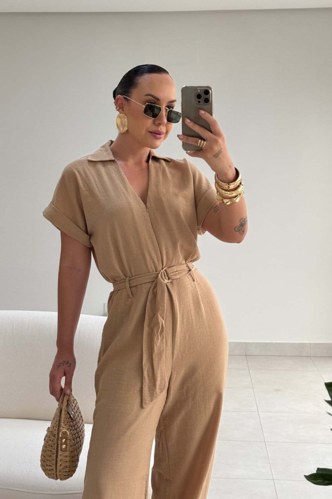 Vista 2 Macacão Vanibele Crepe Camelo Vanibele caramelo