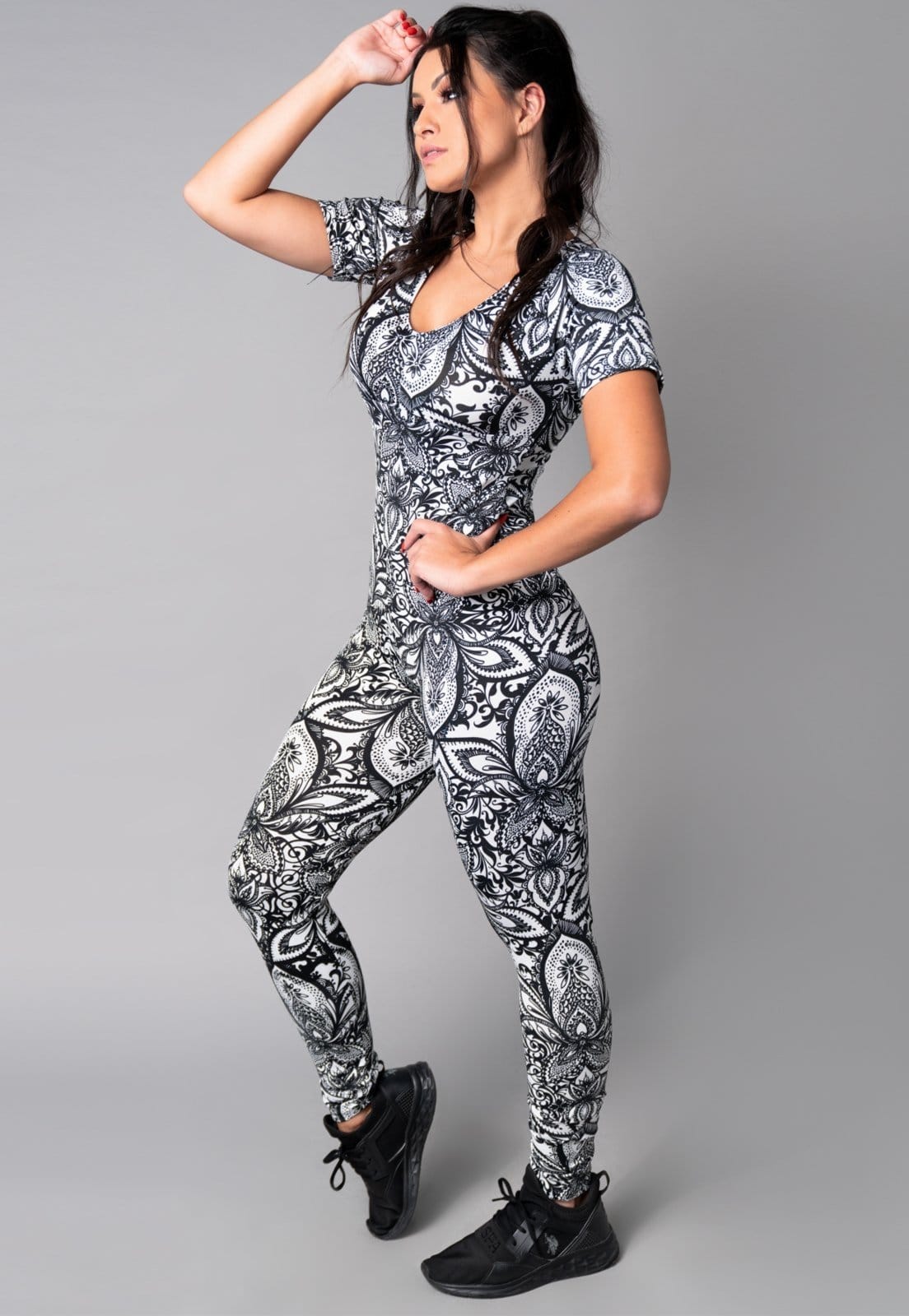 Vista principal Macacão Longo MVB Modas Manga Curta Fitness Suplex Liso Mandala Mvb Modas branco/estampado/multicolorido/preto