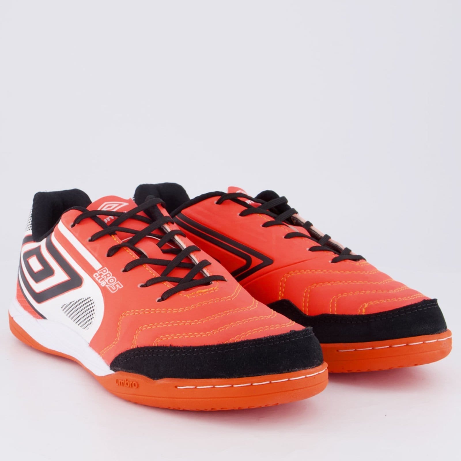 Vista 2 Chuteira Umbro Pro 5 Bump Club Futsal Coral Umbro laranja coral