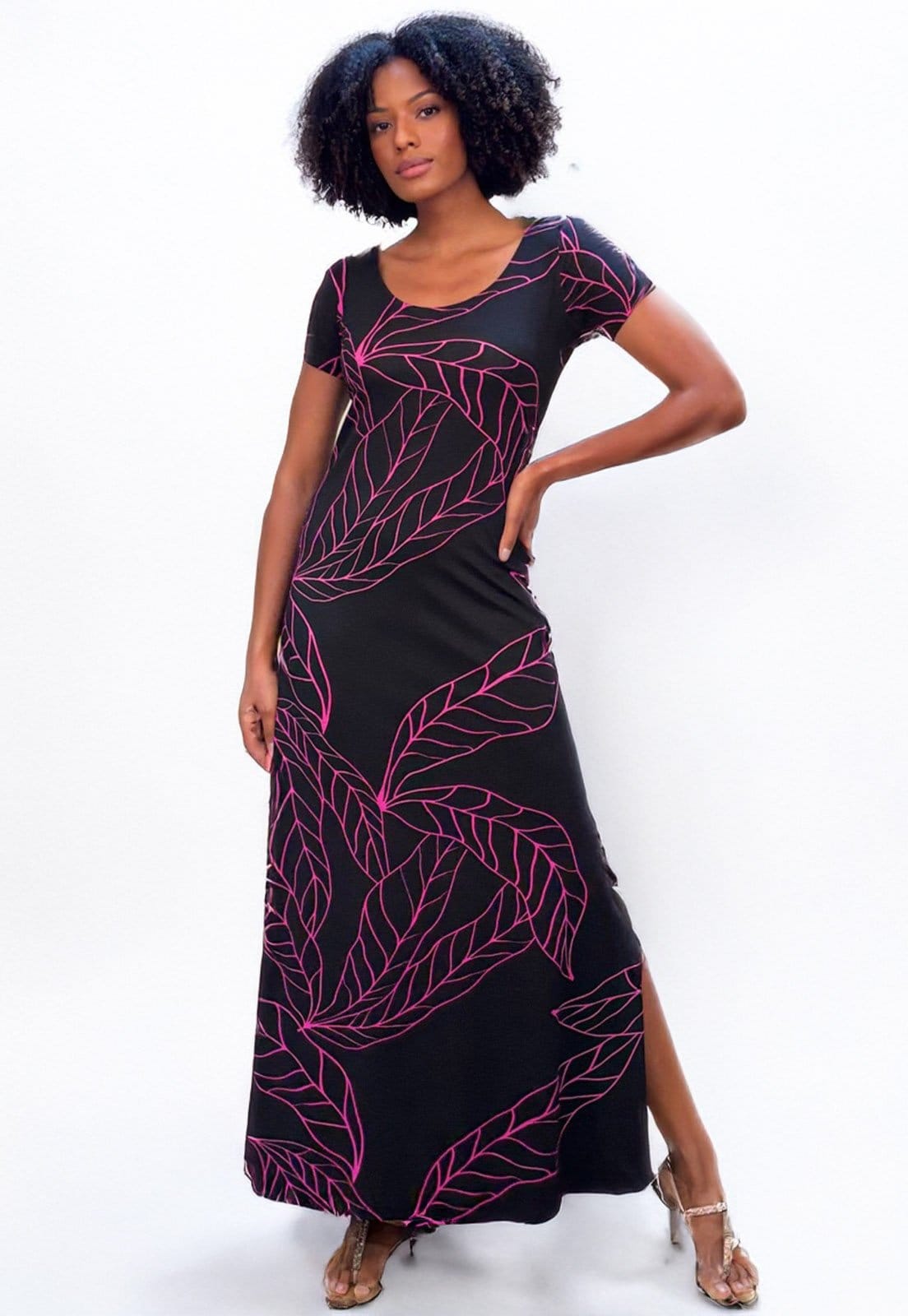 Vista principal Vestido Longo Cabanafree Malha Gola Canoa Manga Curta Antúrios Cabanafree estampado/lilás/preto