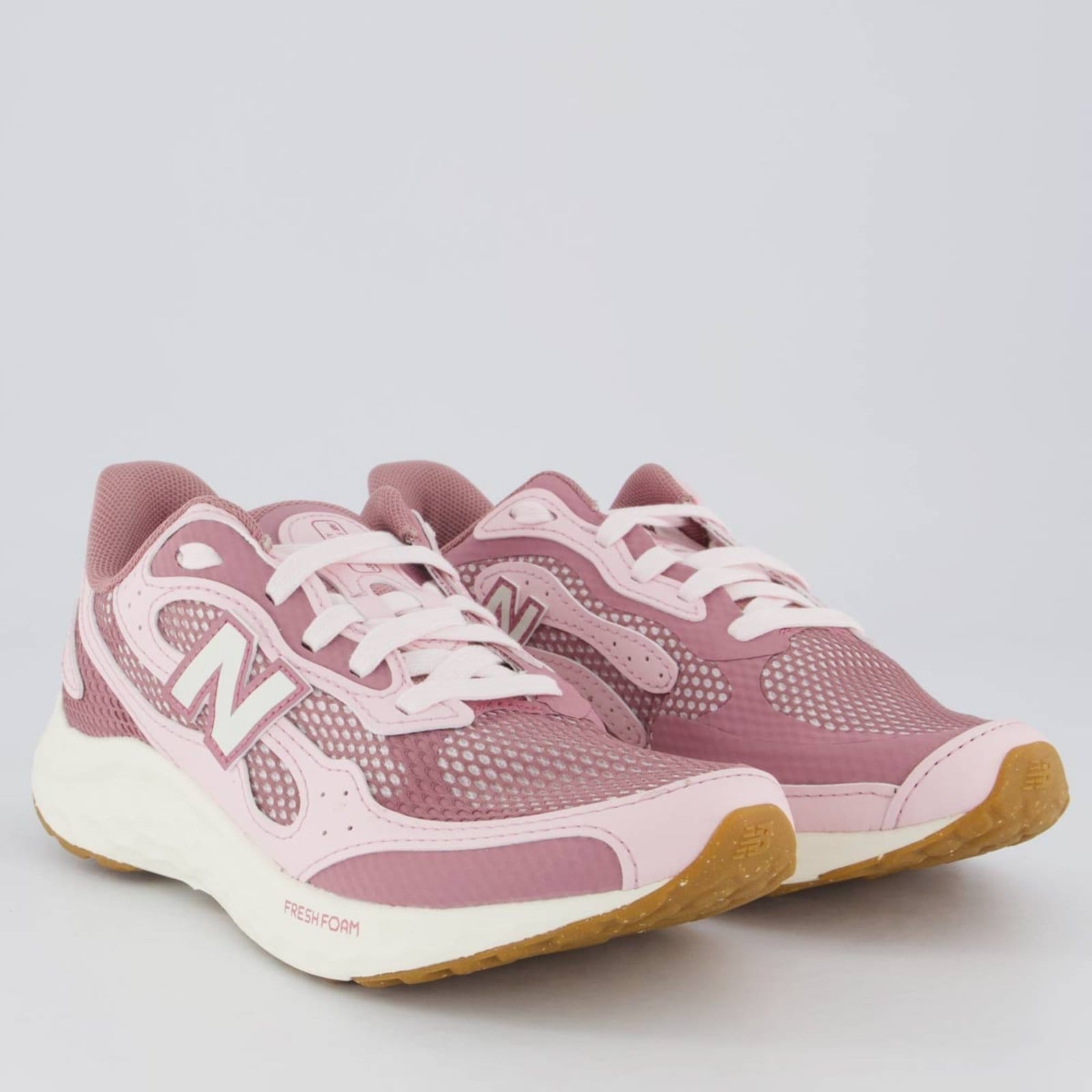 Vista 2 Tênis New Balance Fresh Foam Arishi V4 Feminino Claro New Balance rosa