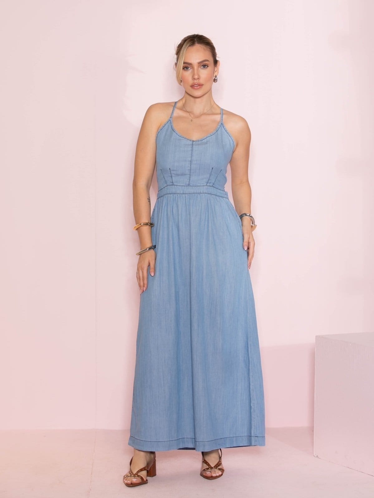 Vestido Longo Novah Store Alças finas Trançadas Liocel Jeans