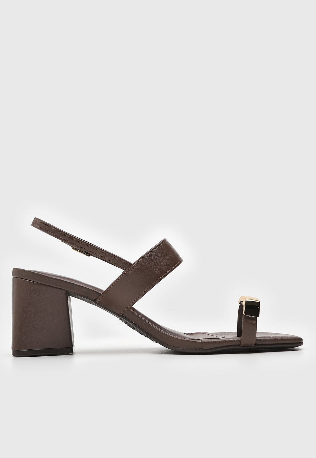 Vista 2 Sandália Feminina Via Marte Salto Bloco Detalhe Metálico VIA MARTE marrom