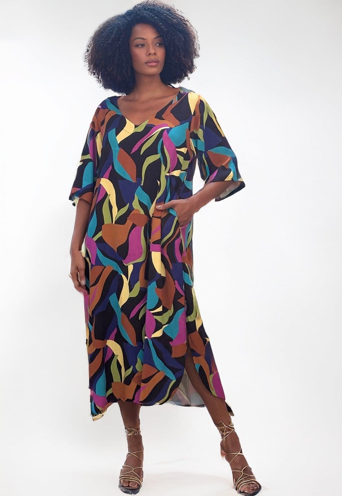 Vista 2 Vestido Midi Amazonia Vital Abapã Plano com Bolso Estampa Aurora Urbana Amazonia Vital azul/estampado/preto/rosa/verde