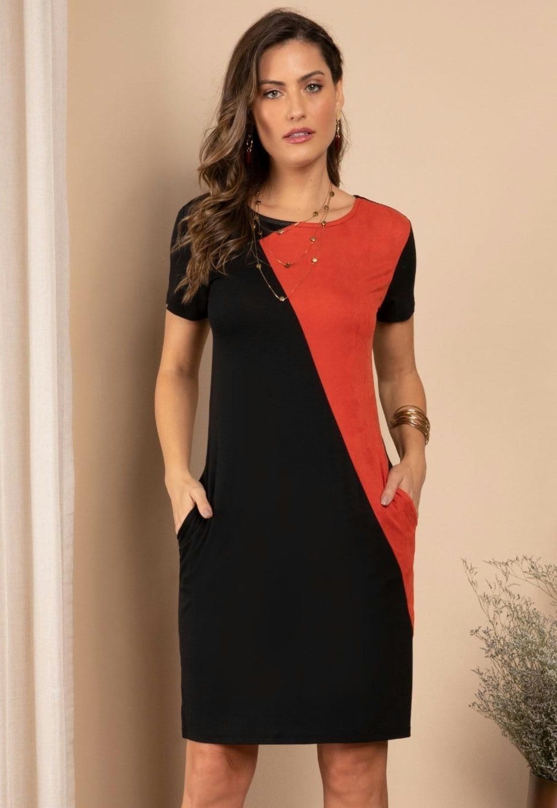 Vestido Com Recortes