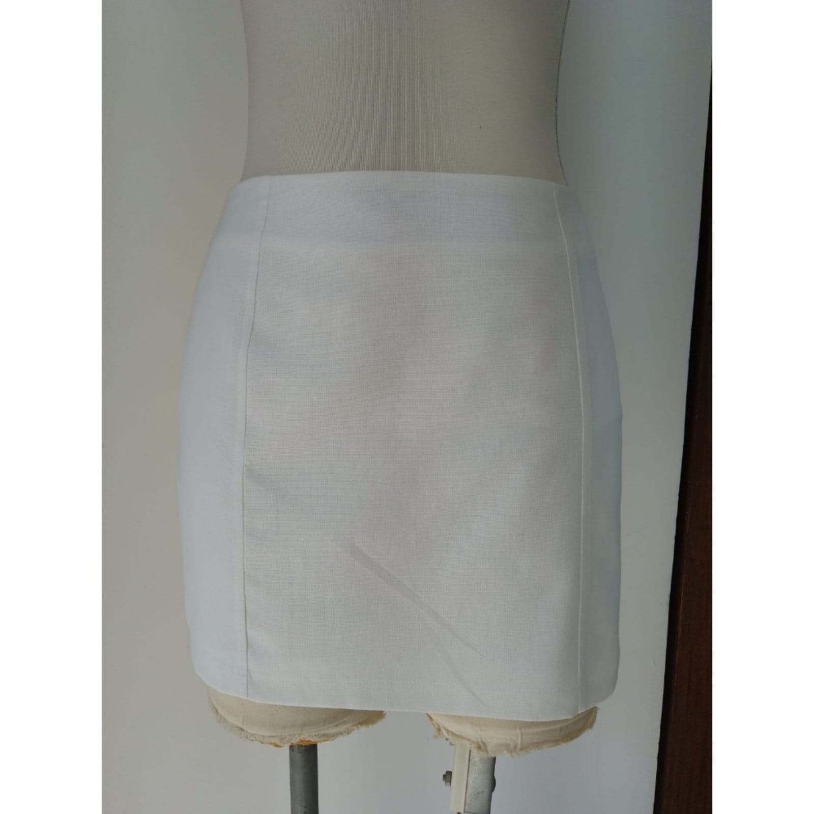 Vista 2 Sawary Fashion Saia Curta Fresh OFF WHITE Sawary Fashion off-white white