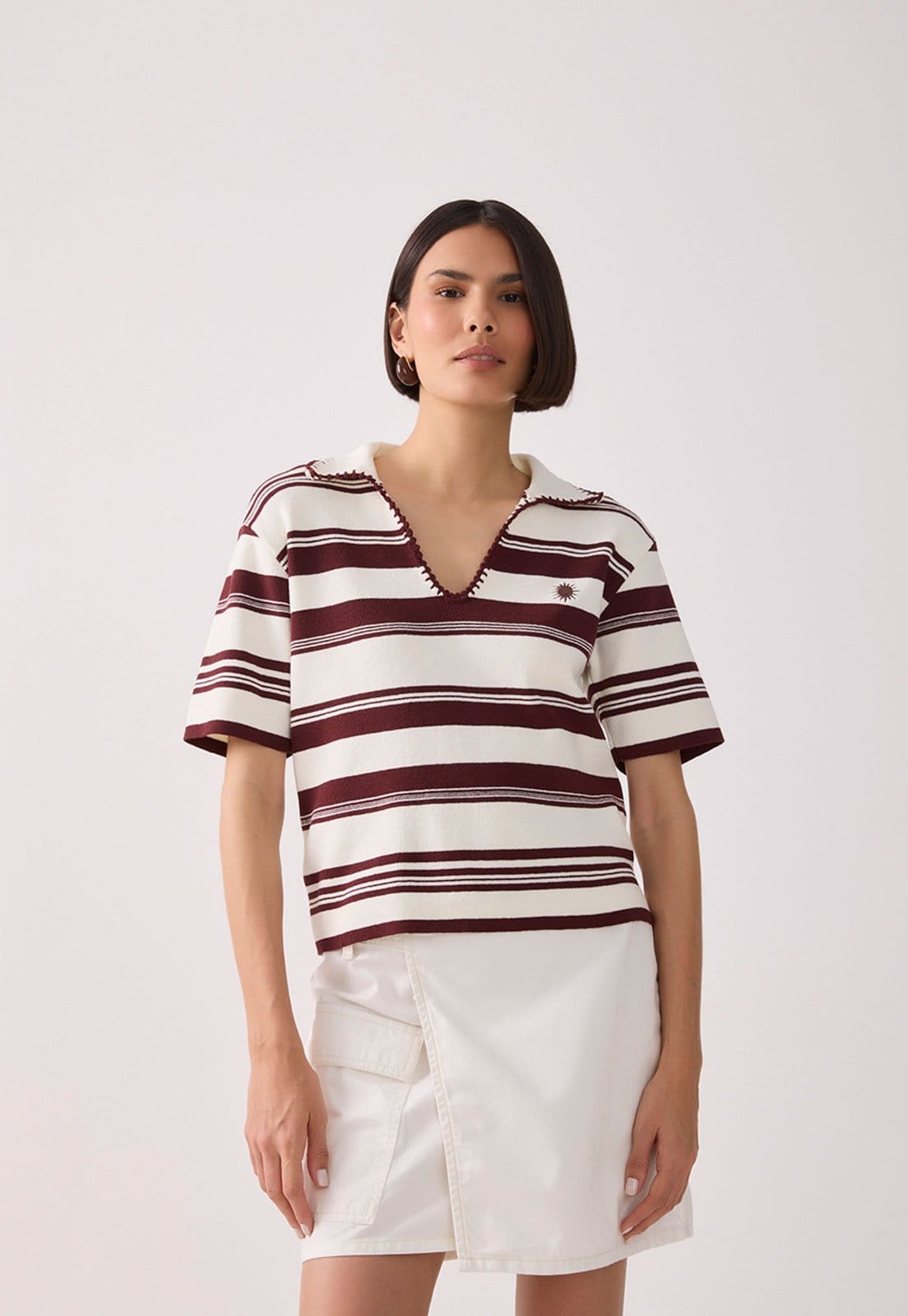 Vista principal Camiseta Feminina Dress To Listrada Gola Polo Off-White Dress to off-white white