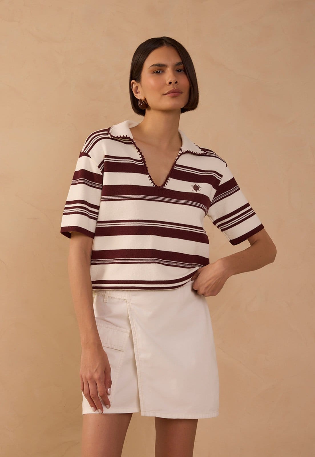 Vista 2 Camiseta Feminina Dress To Listrada Gola Polo Off-White Dress to off-white white