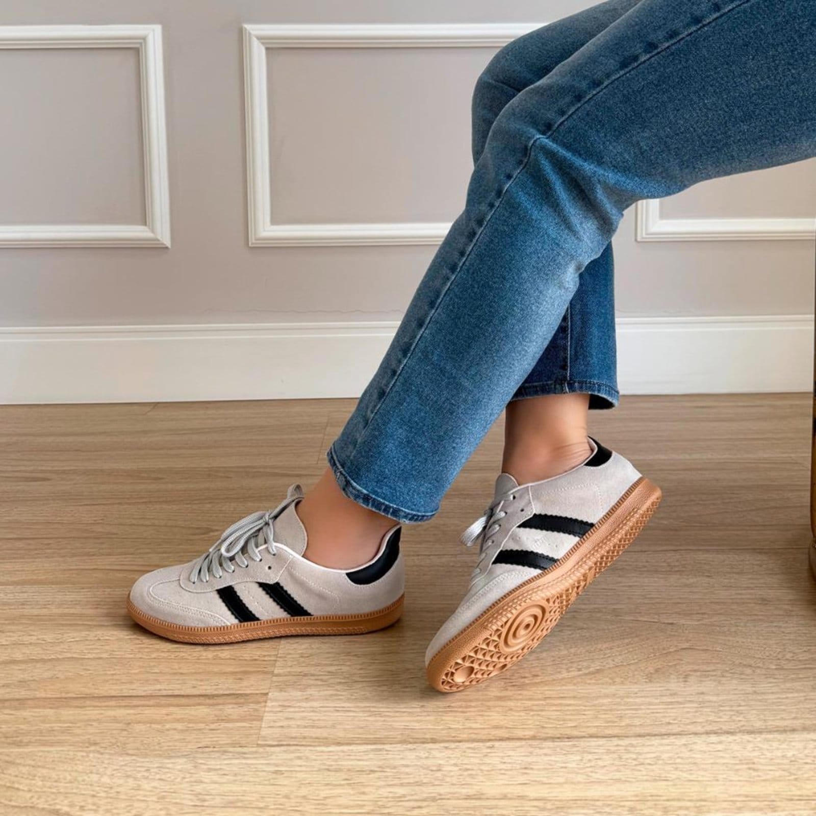 Vista 2 Tênis Flatform Manu com Preto Damannu Shoes cinza