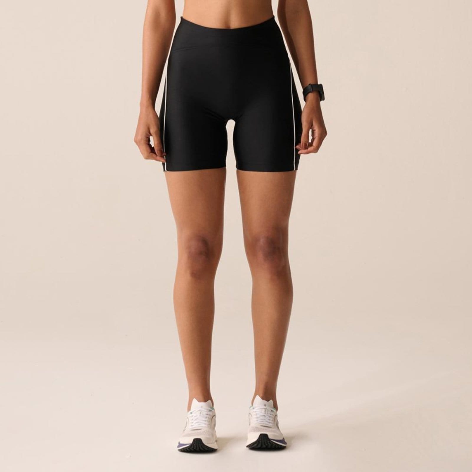 Vista 2 Bermuda Fila Line Future Sports Feminina Fila incolor