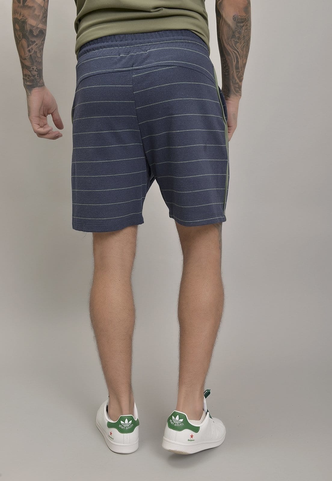 Vista 2 Bermuda Moletom Listrado Masculino Dialogo Jeans na Cor Marinho Dialogo Jeans azul marinho