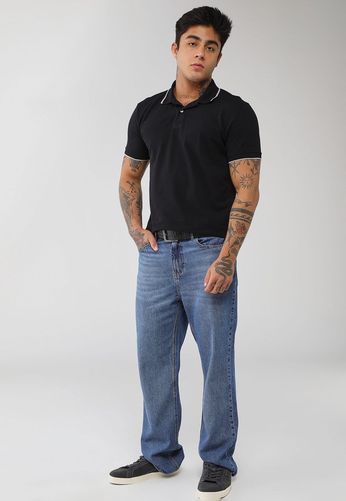 Vista 2 Polo Masculina Aramis Detalhe Contrastante Preta Aramis preto