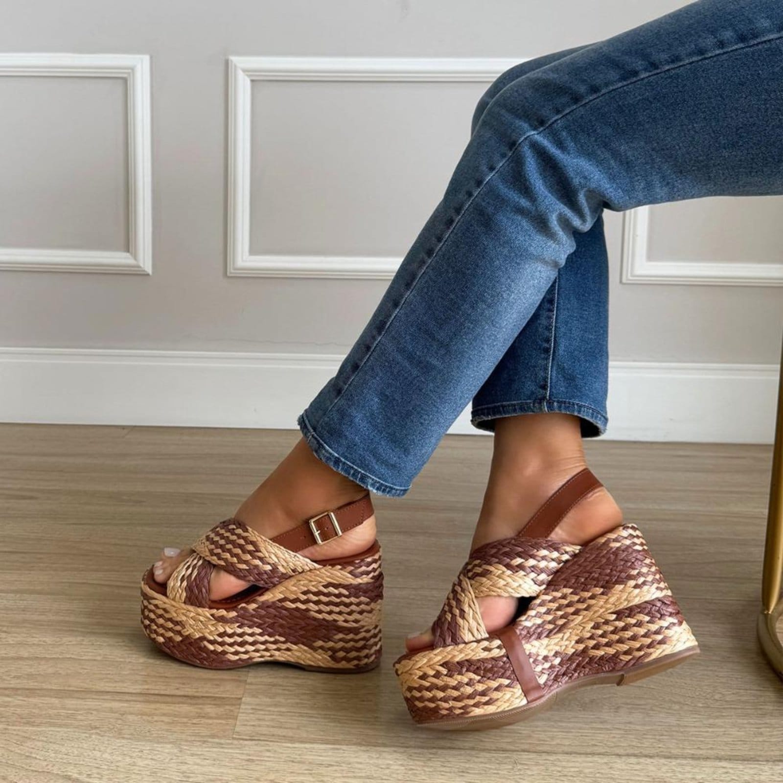 Vista 2 Ariel - Sandália Plataforma Tramada com Bege Damannu Shoes marrom