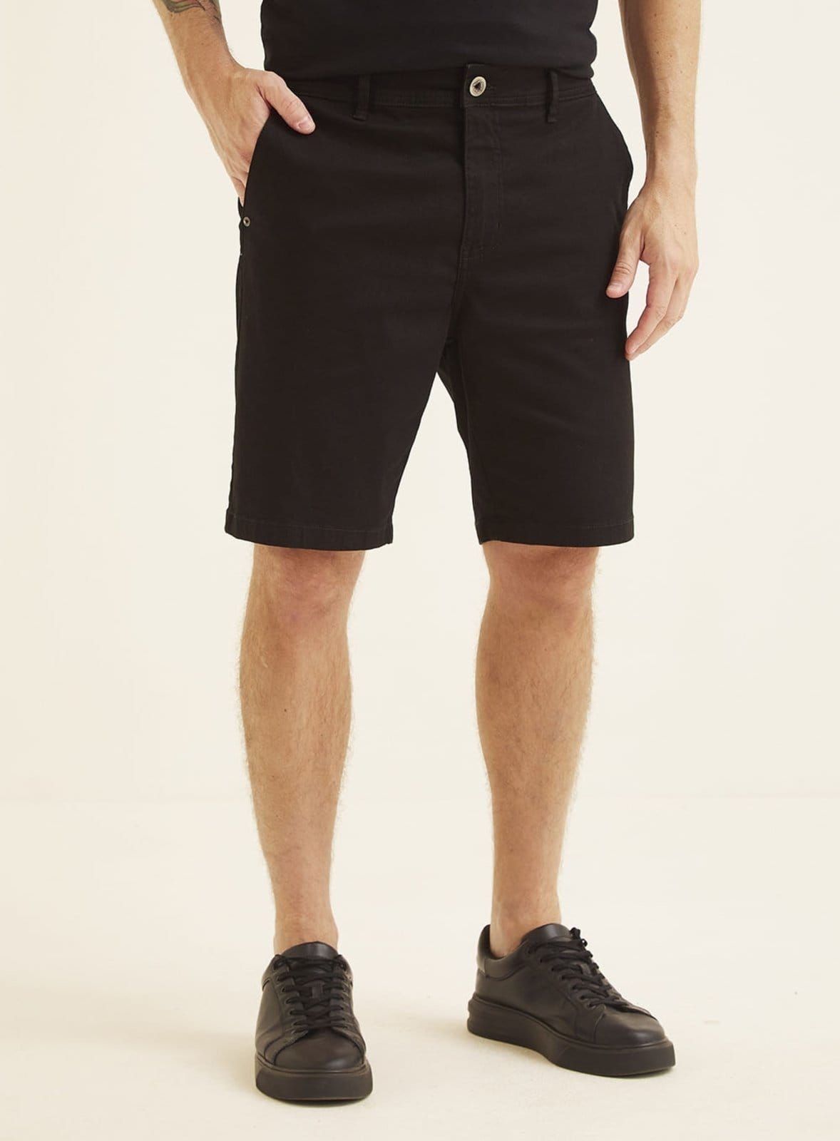 Vista principal Bermuda Jeans Masculina Reta - Luan Triton Indigo Preto Triton preto indigo