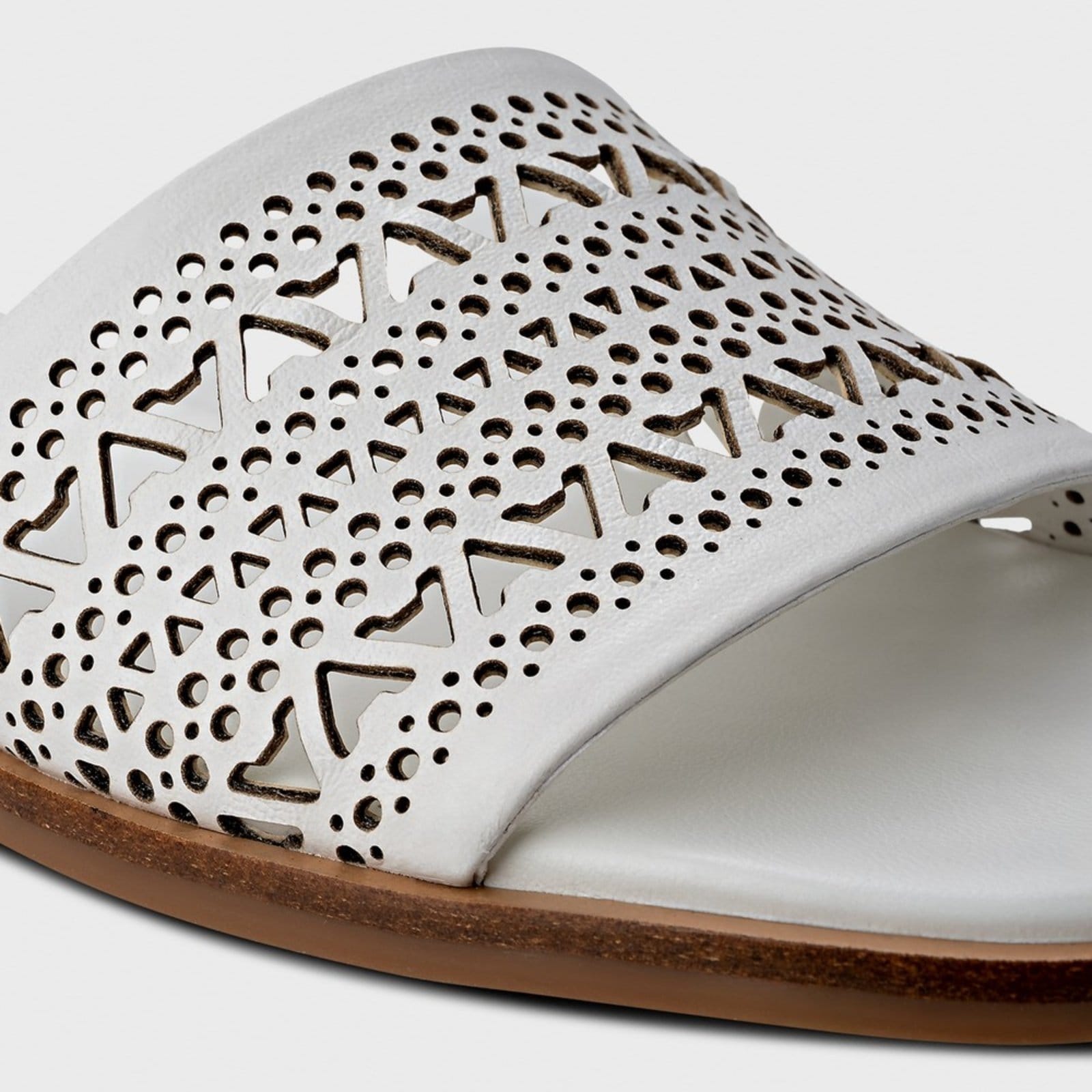 Vista 2 Chinelo Flat Carrano 777016 Off White Carrano off-white white