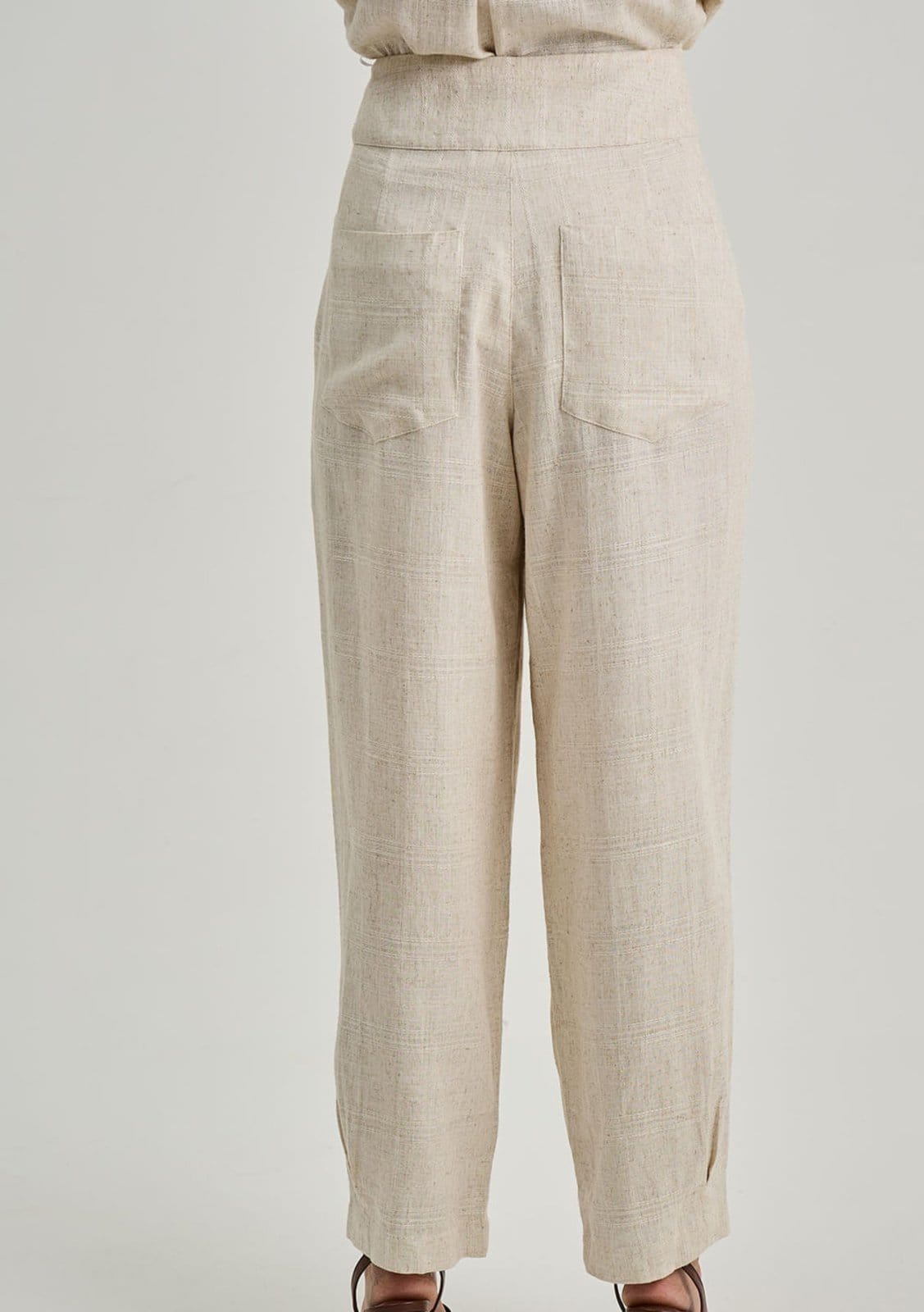 Vista 2 Calça Iódice Cenoura Alta Off-white IÓDICE off-white white