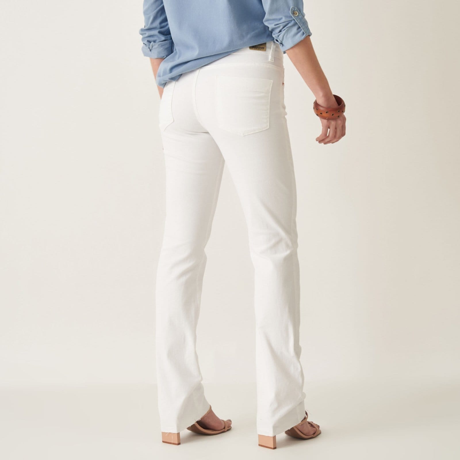 Vista 2 Calça Jeans Color Reta Confort Cintura Média Branca Bloom branco