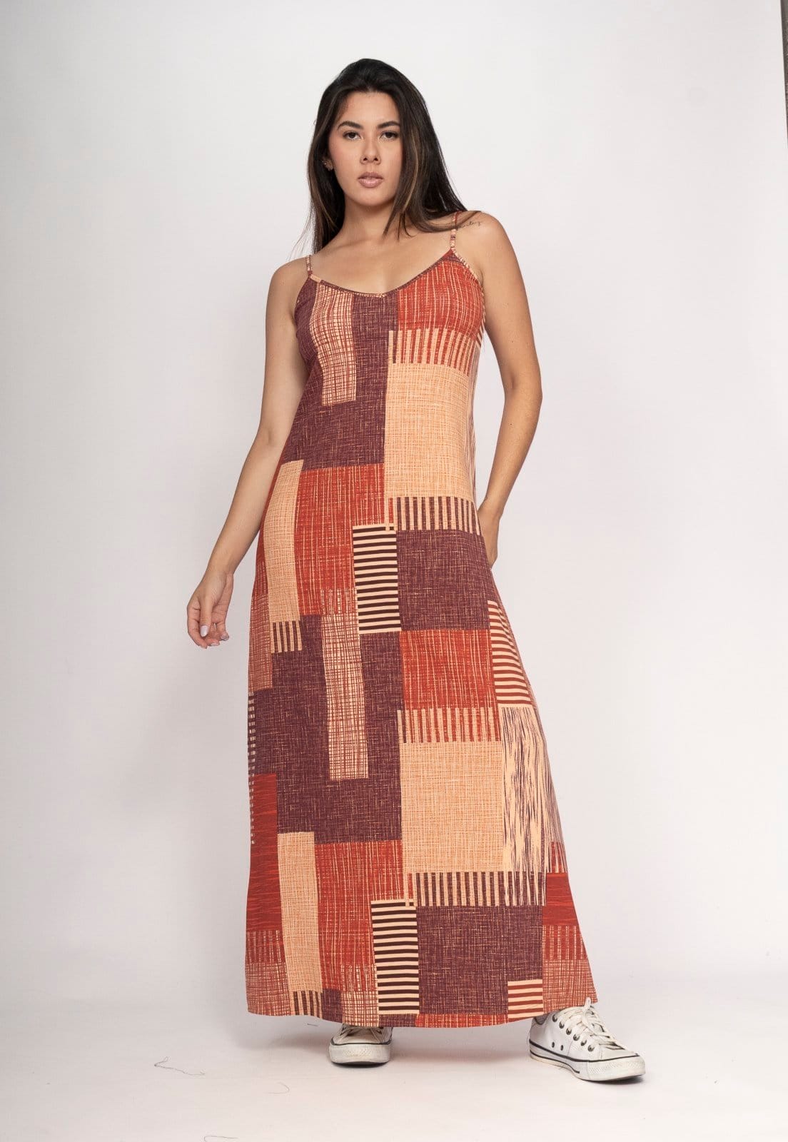 Vista 2 Vestido Amazonia Vital Guaíra Longo Malha Alça Fina Tramas do Sol Amazonia Vital estampado