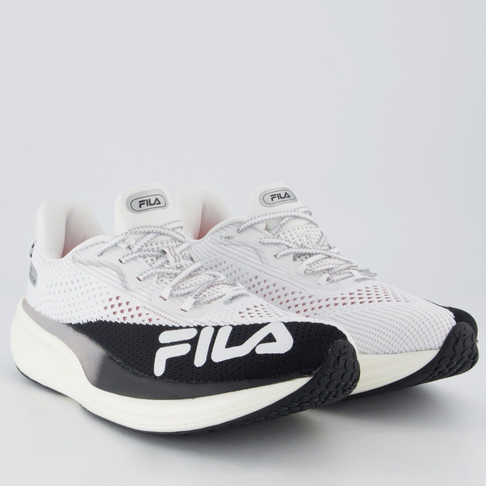Vista 2 Tênis Fila Speedzone e Preto Fila branco