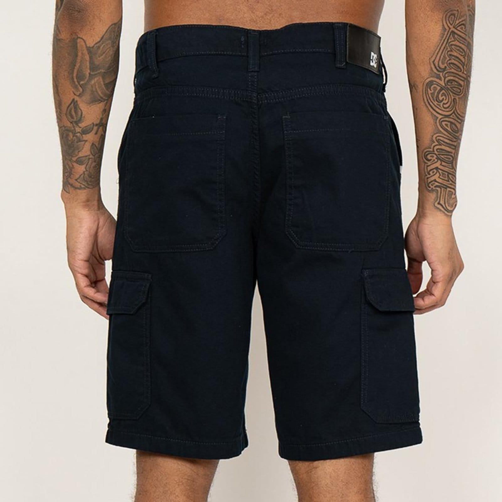 Vista 2 Bermuda DC Shoes Worker Cargo SM26 Masculina Escuro DC Shoes azul