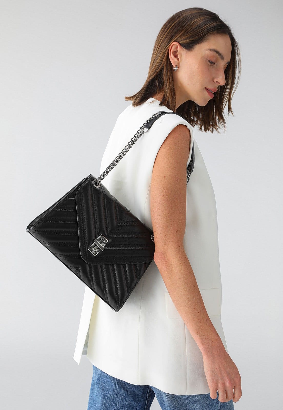 Vista principal Bolsa Feminina Maria Milão Grande Matelassê Preta Maria Milão preto