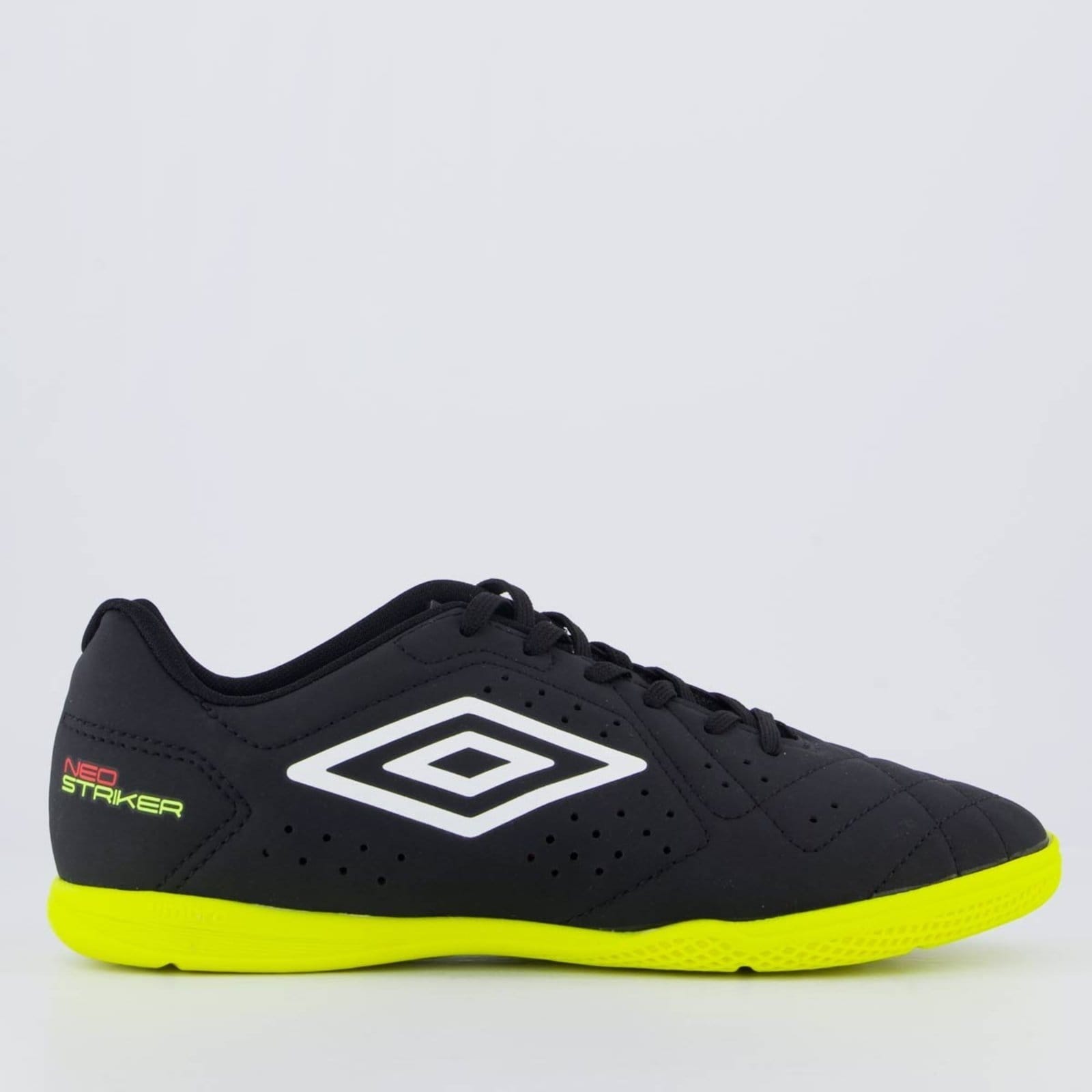 Vista principal Chuteira Umbro Neo Striker Futsal Preta e Amarelo Umbro preto