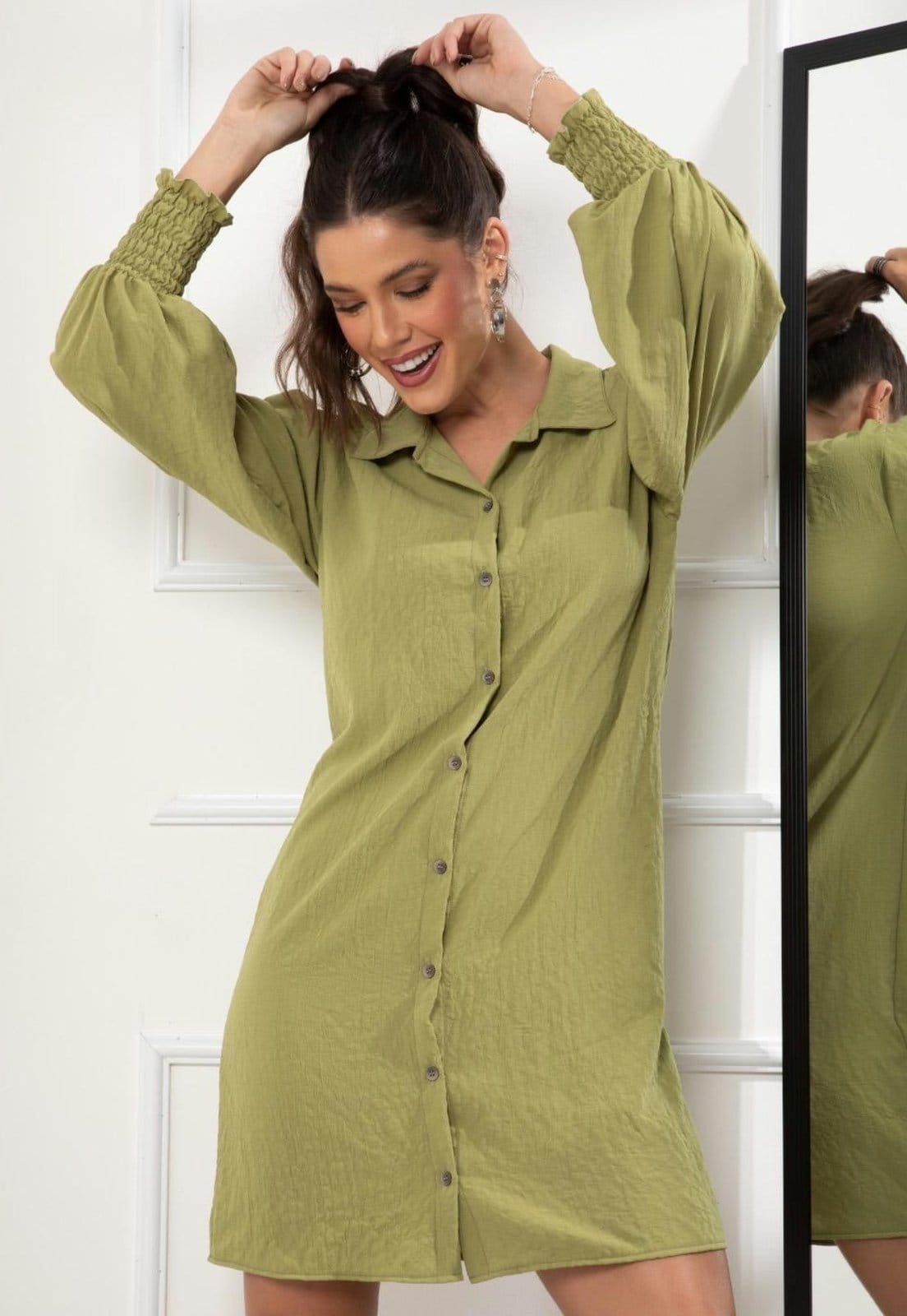 Vestido Em Crepe Plano Com Punhos Largos