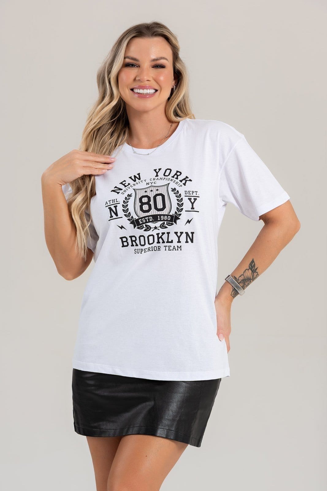 Vista 2 Blusa Feminina Oversized Cianitas Branca Estampa New york 80 Cianitas branco