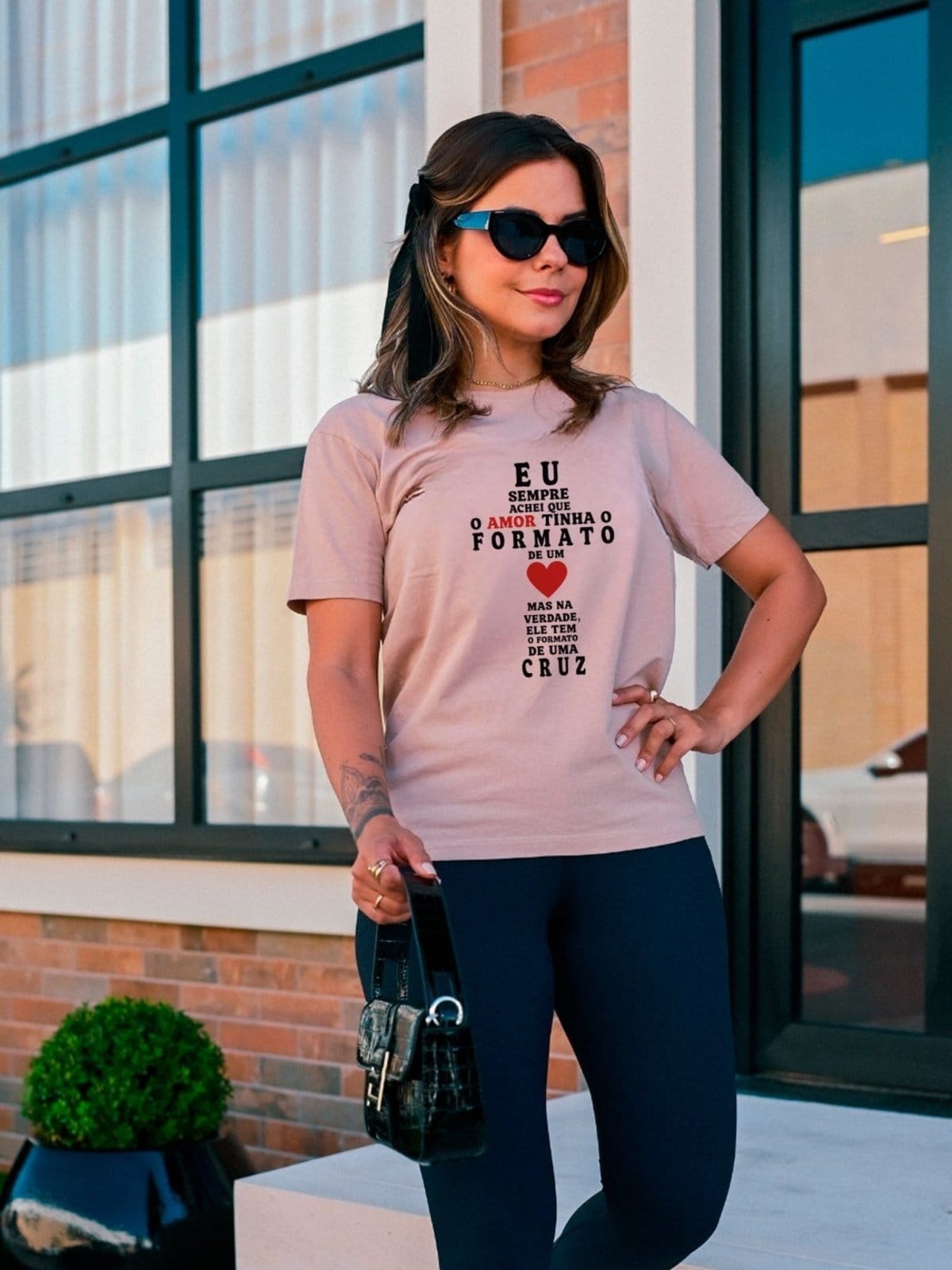 Vista 2 Camiseta Feminina Cianitas Chocolate Estampa Formato Amor Cianitas marrom