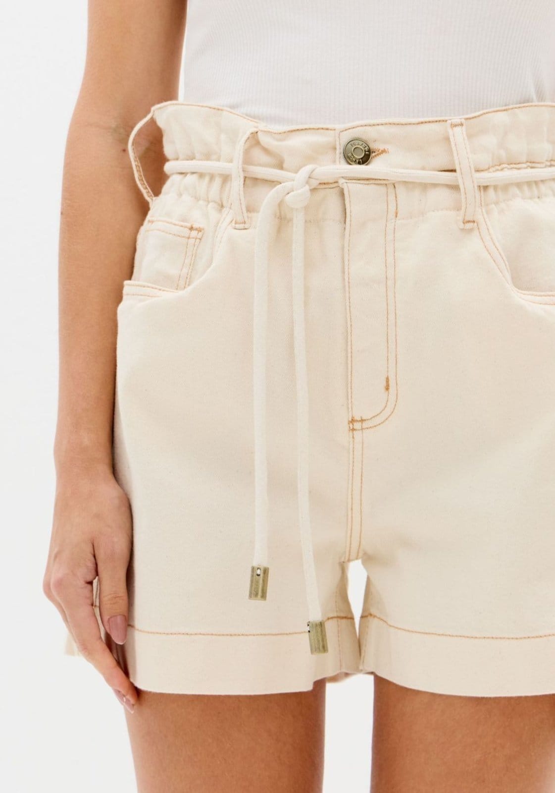 Vista 2 Short Sarja Paperbag Comfort Cintura Super Alta Lança Perfume branco