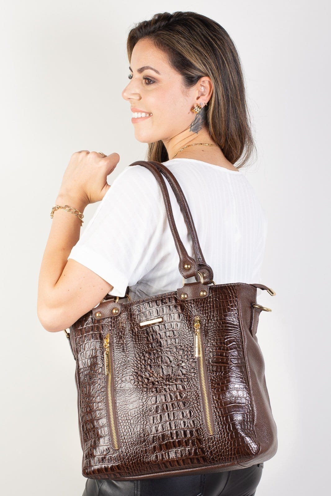 Vista 2 Bolsa Andrea Vinci De Ombro Em Couro Croco Lizandra - Café Andrea Vinci preto