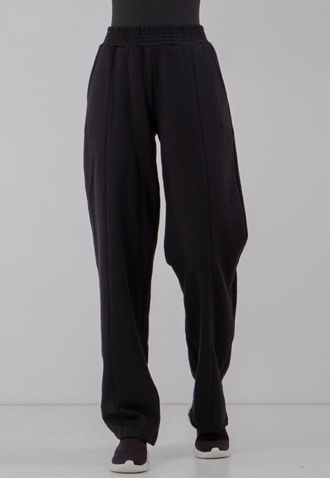 Vista 2 Calça Moletom Rioutlet Wide Leg Pantalona Preta Rioutlet preto