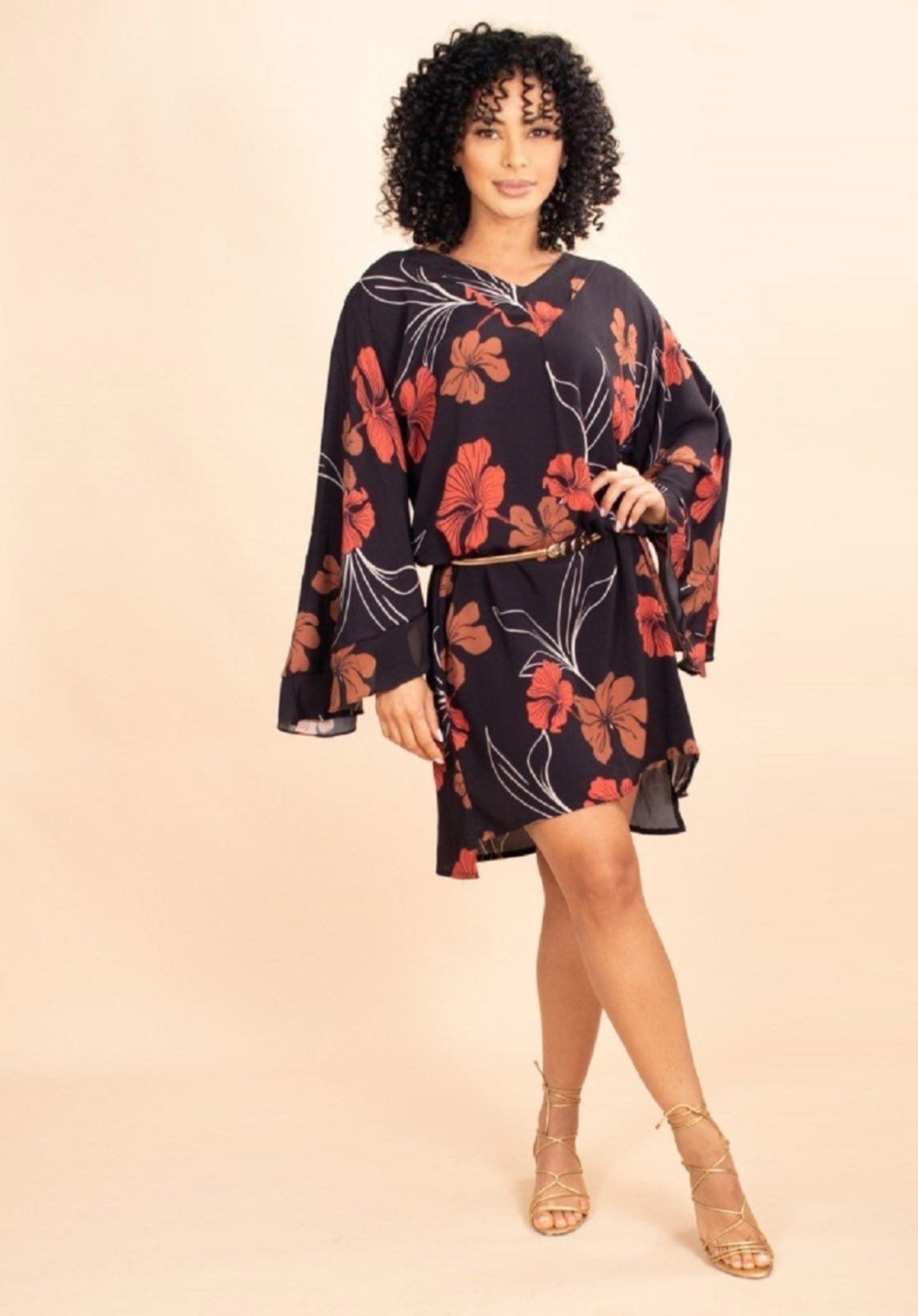 Vista 2 Vestido Curto Estampa Rosas da Floresta Amazonia Vital estampado/preto/vermelho