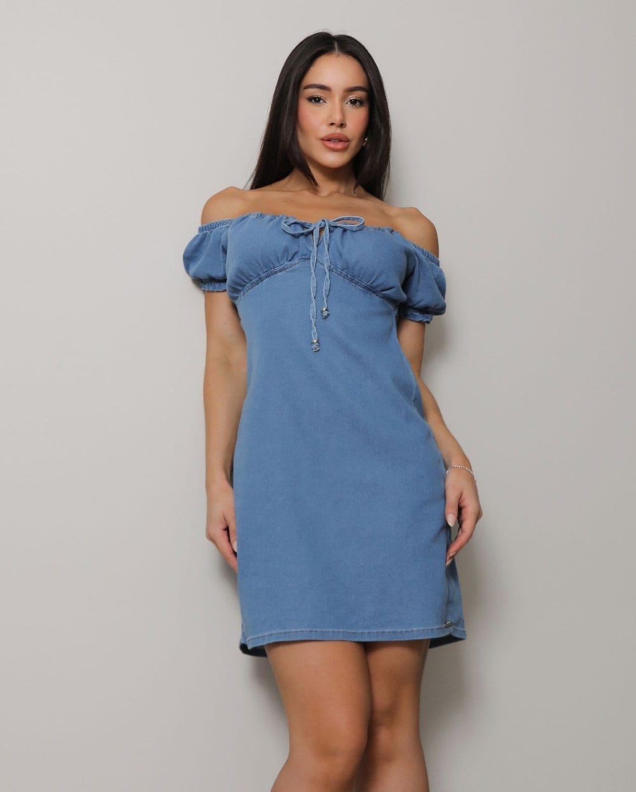 Vista principal Vestido Curto Feminino com Mangas Bufantes 24926 Média Consciência jeans