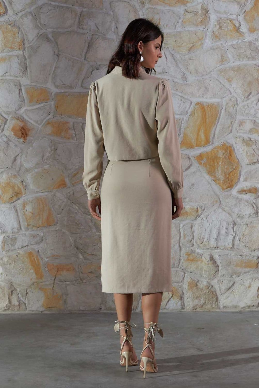 Vista 2 Camisa Vanibele Cropped Nude Vanibele cinza nude