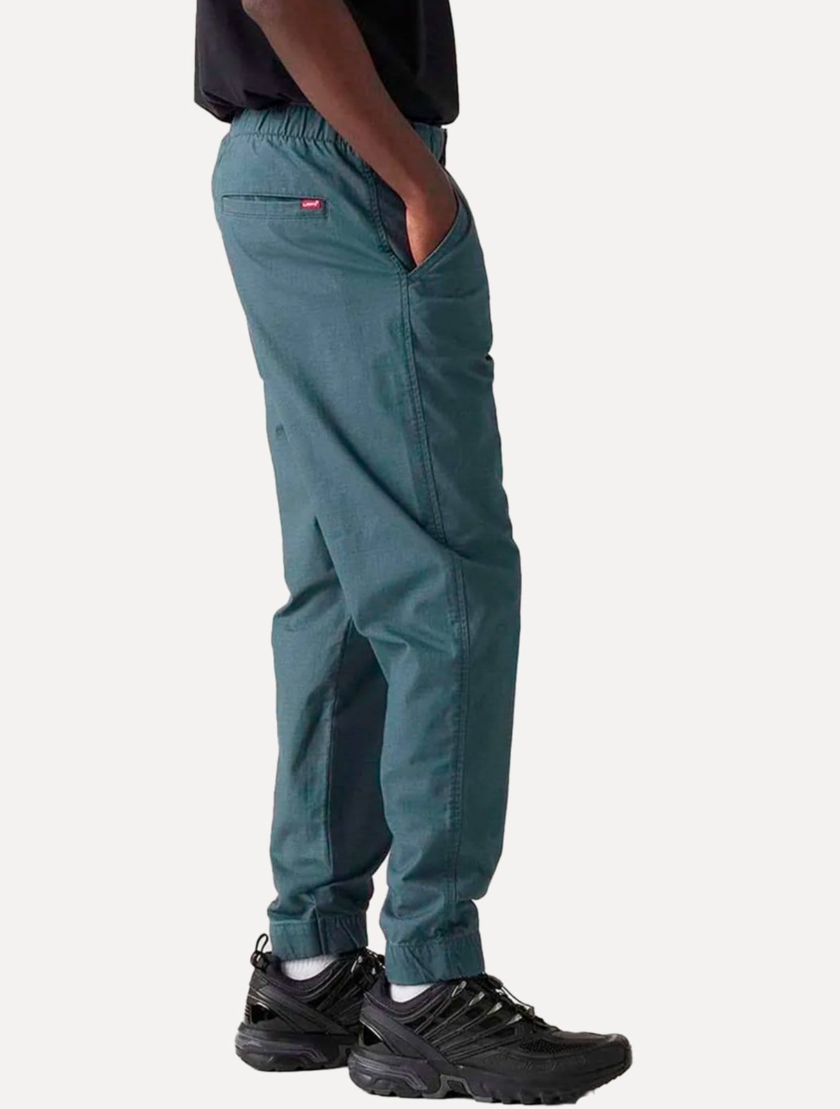 Vista 2 Calça Levis Jeans Masculina XX Chino Jogger Escuro Levis cinza