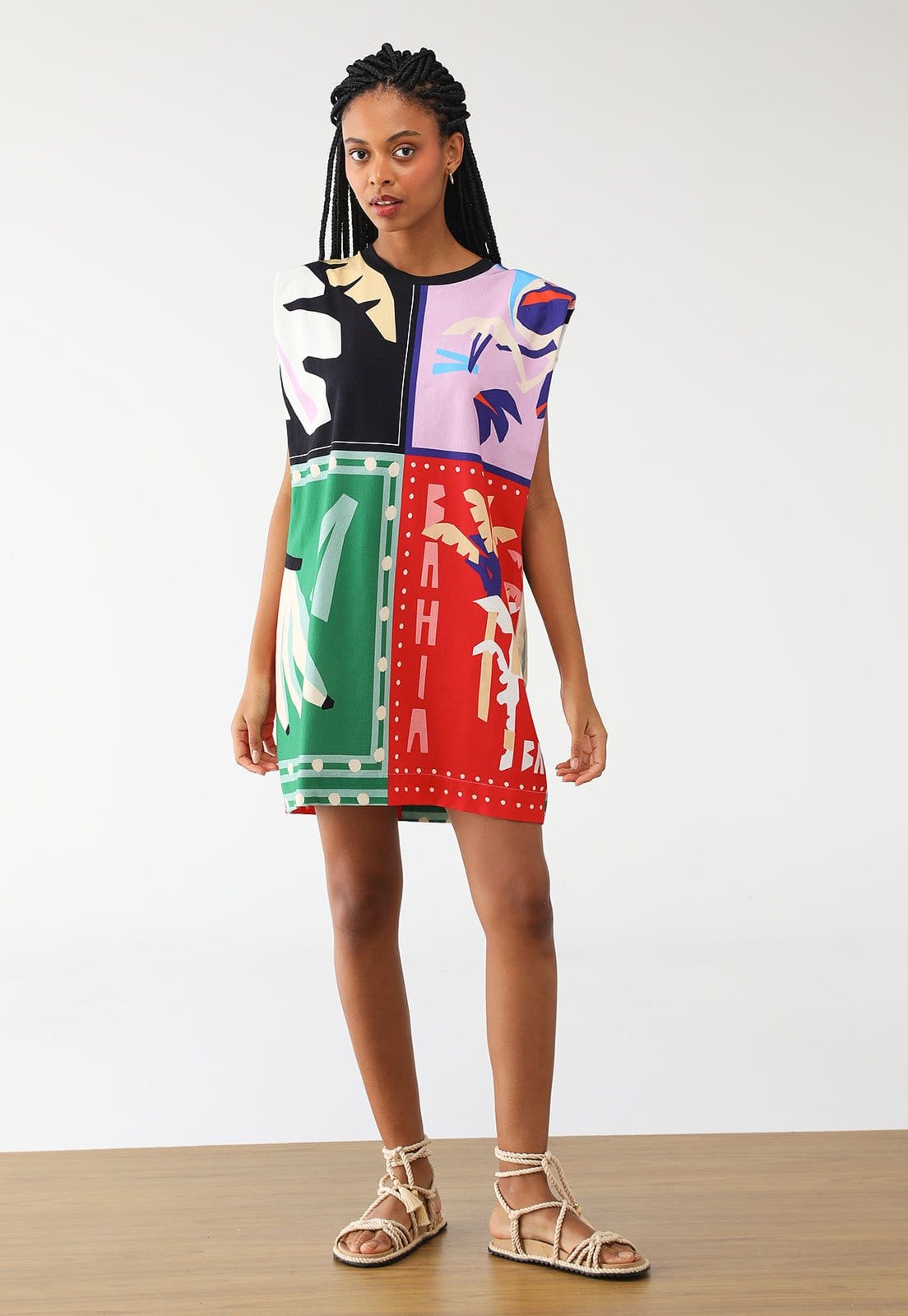 Vista 2 Vestido FARM Curto Ombreira Lenço Brasil FARM preto