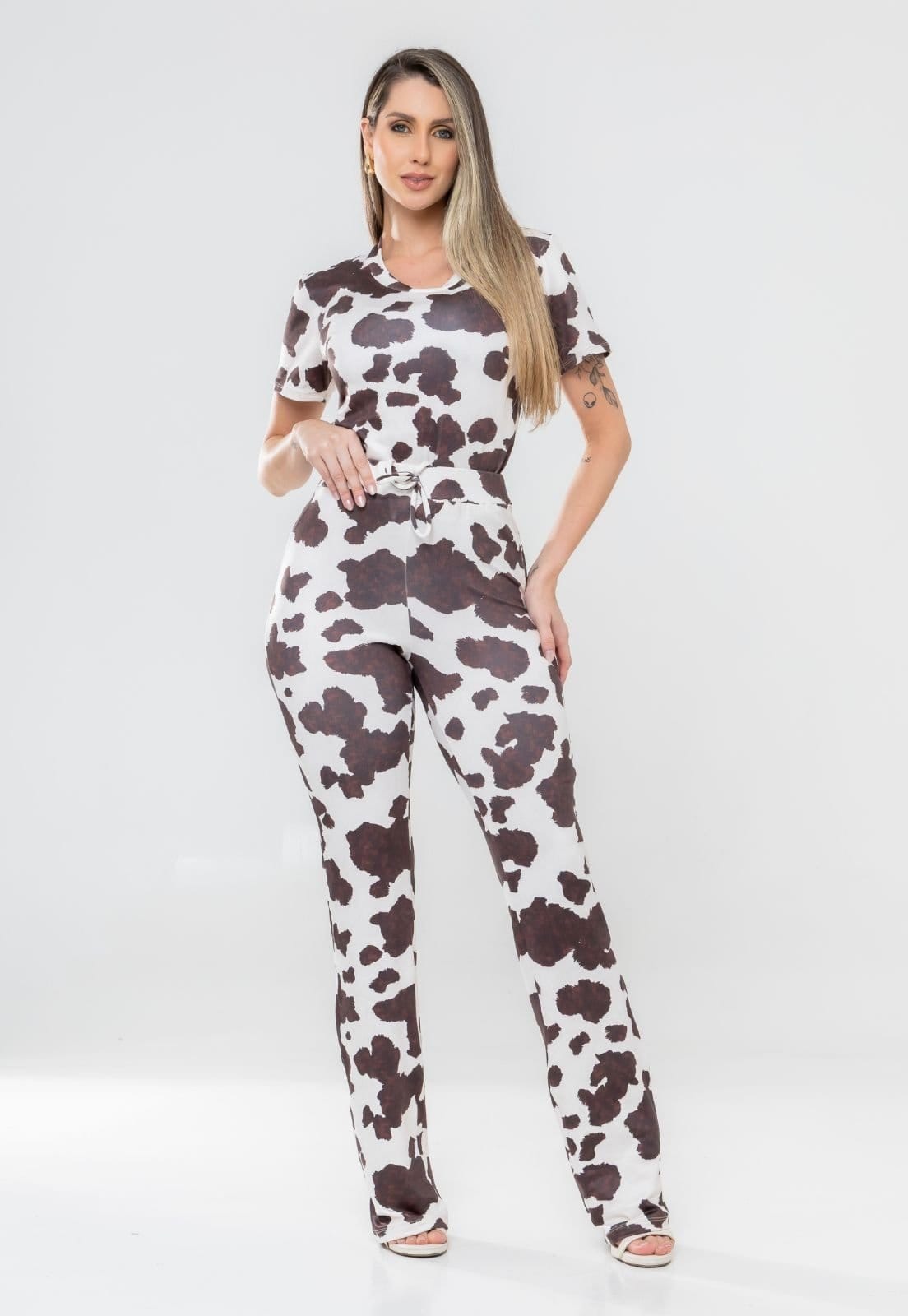 Vista 2 Conjunto Feminino Animal Print Calca Pantalona e Blusa Manga Curta Ampla Docce Mulher marrom