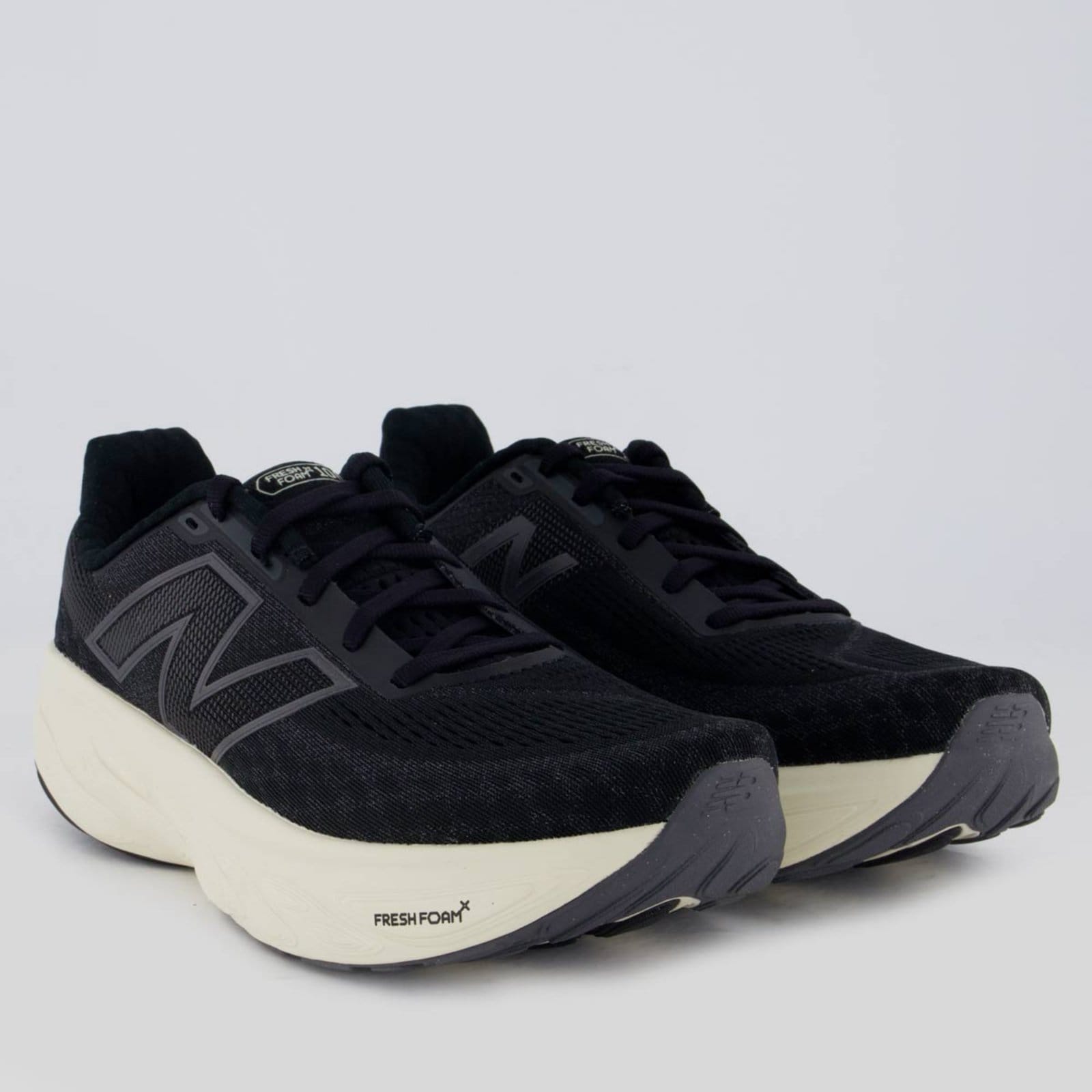 Vista 2 Tênis New Balance Fresh Foam X 1080 V14 Feminino e Bege New Balance preto
