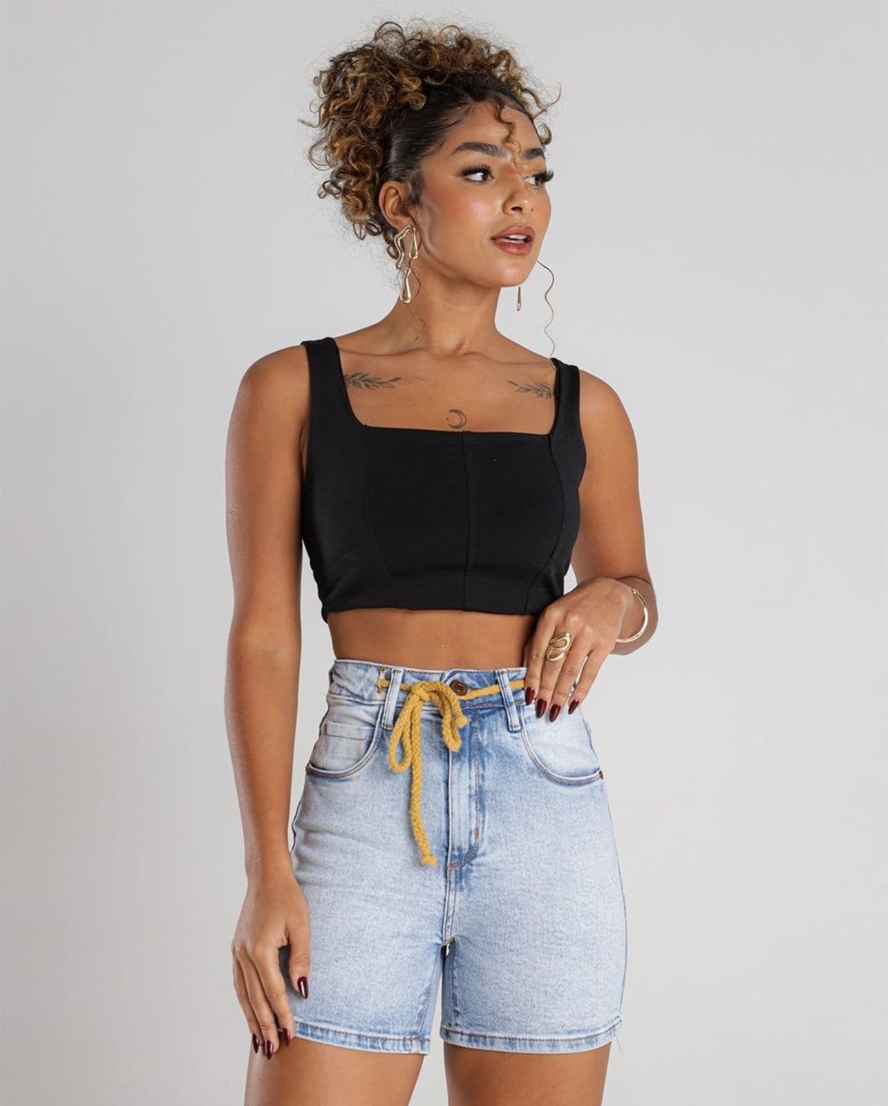 Vista principal Shorts Mom Feminino Cintura Alta com Cordão 23659 Americano Consciência jeans