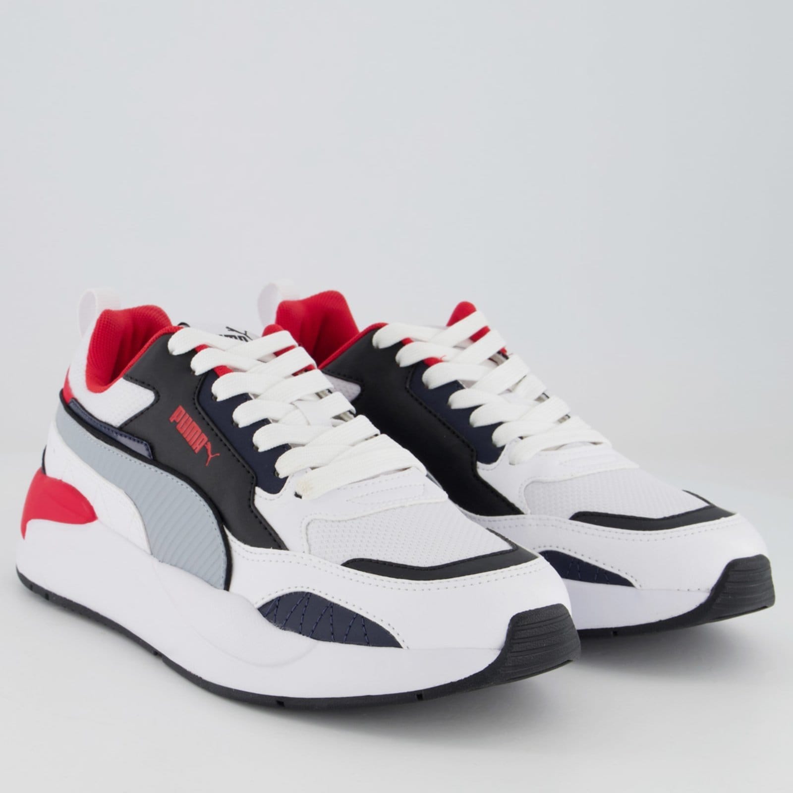 Vista 2 Tênis Puma X Ray 2 Square BDP e Vermelho Puma branco